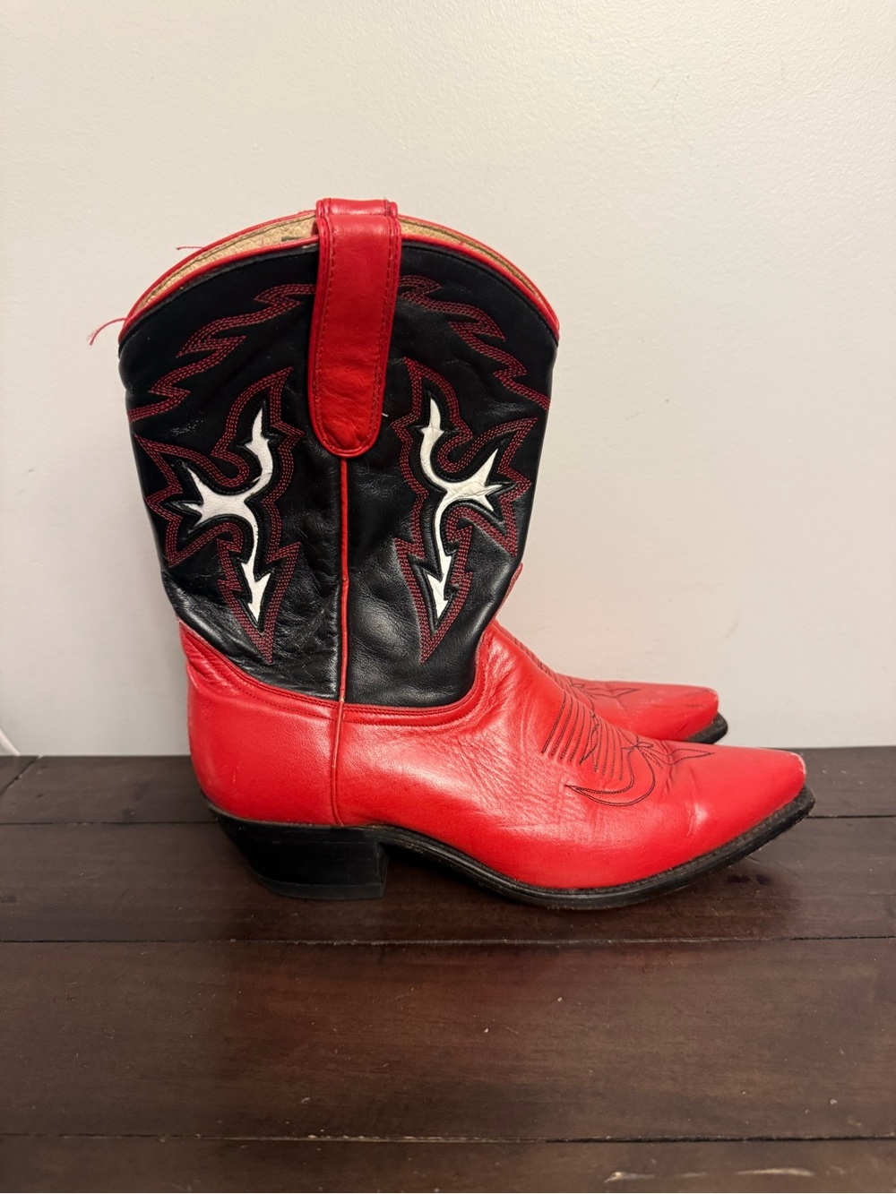 Dan Post Women’s Red Black Leather Cowboy Boots Size 8M Pointed Toe